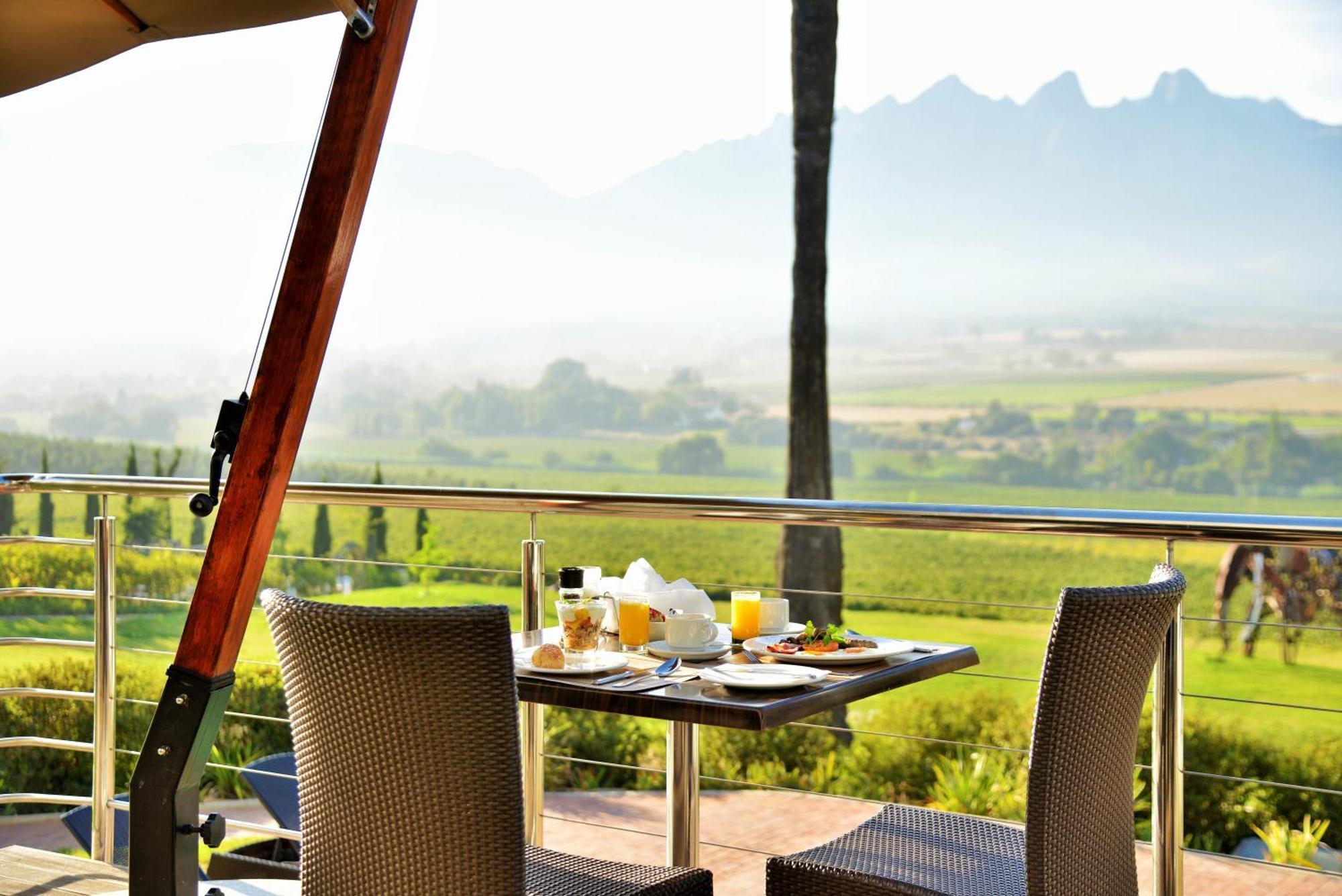 The Coach House At Val Du Charron Hotel Wellington Ngoại thất bức ảnh