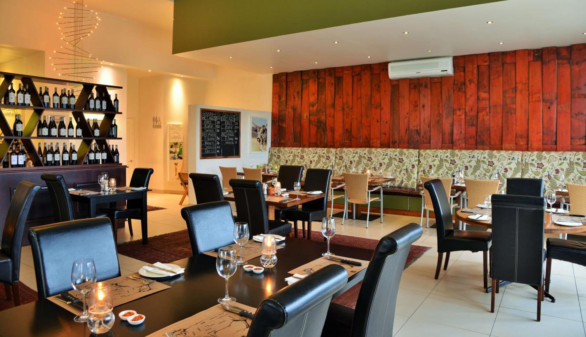 The Coach House At Val Du Charron Hotel Wellington Ngoại thất bức ảnh