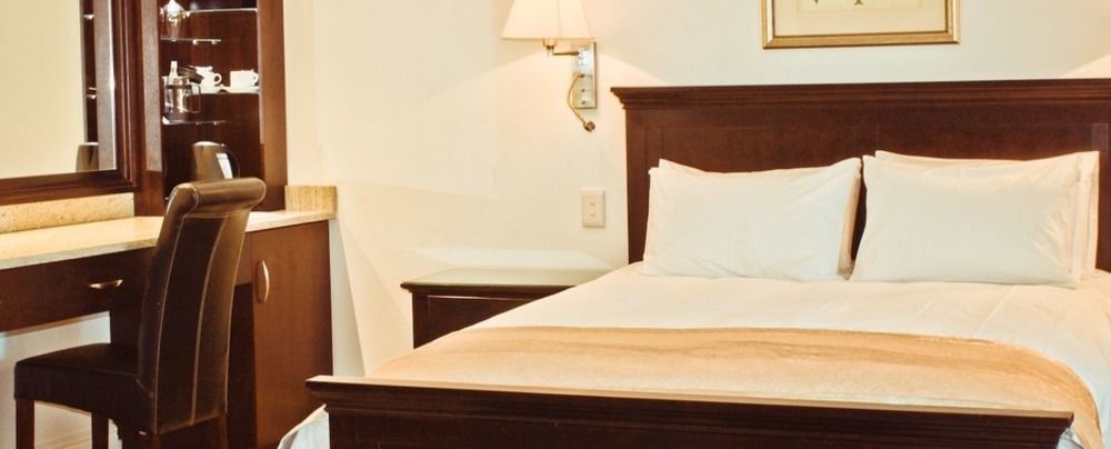 The Coach House At Val Du Charron Hotel Wellington Ngoại thất bức ảnh